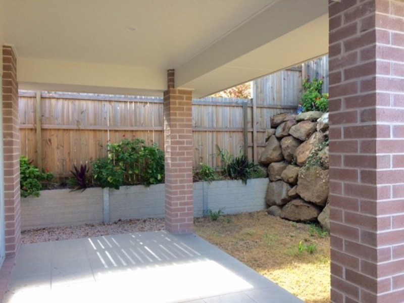 5 Mowbullan St, Redbank Plains QLD 4301