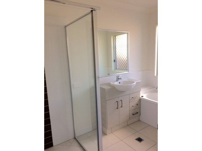 5 Mowbullan St, Redbank Plains QLD 4301