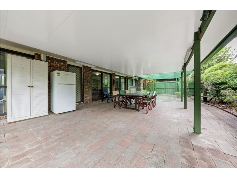 18 Cresthill Avenue, Regents Park QLD 4118
