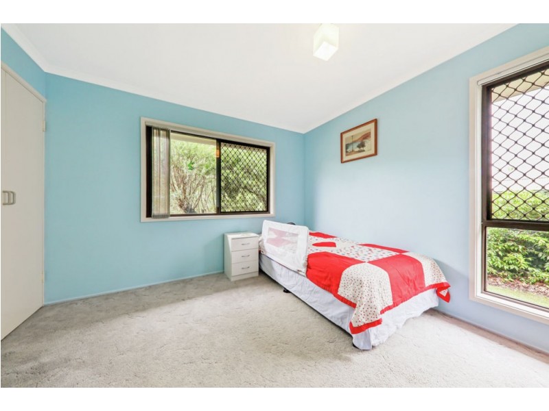 18 Cresthill Avenue, Regents Park QLD 4118