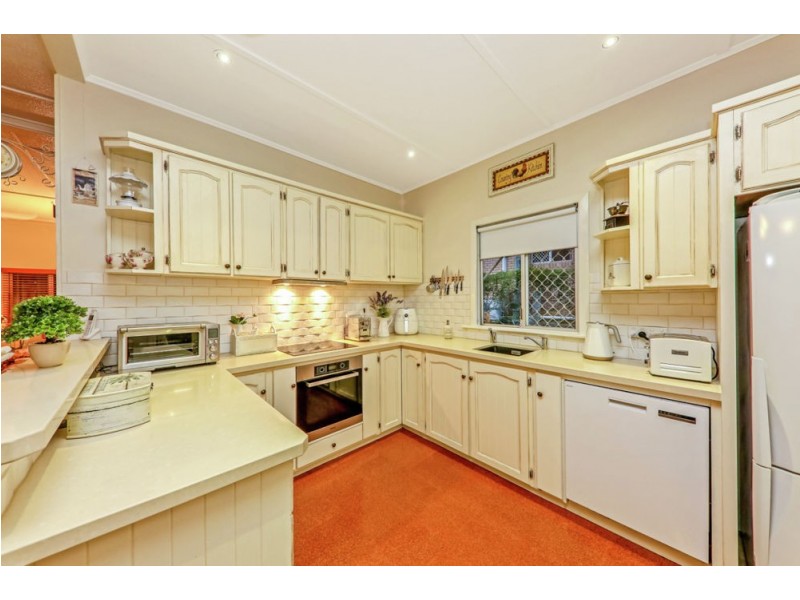 18 Clem Street, Brassall QLD 4305