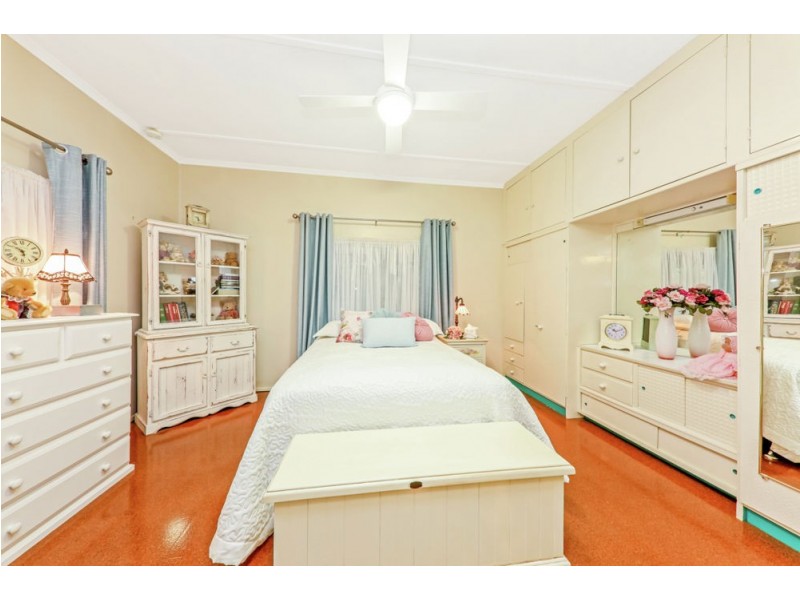 18 Clem Street, Brassall QLD 4305