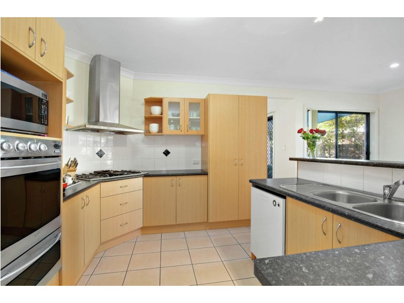 18 Mount Archer Road, Parkinson QLD 4115