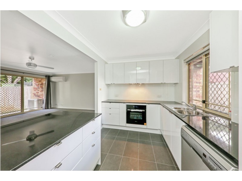 2/11 Jimbour Close, Forest Lake QLD 4078