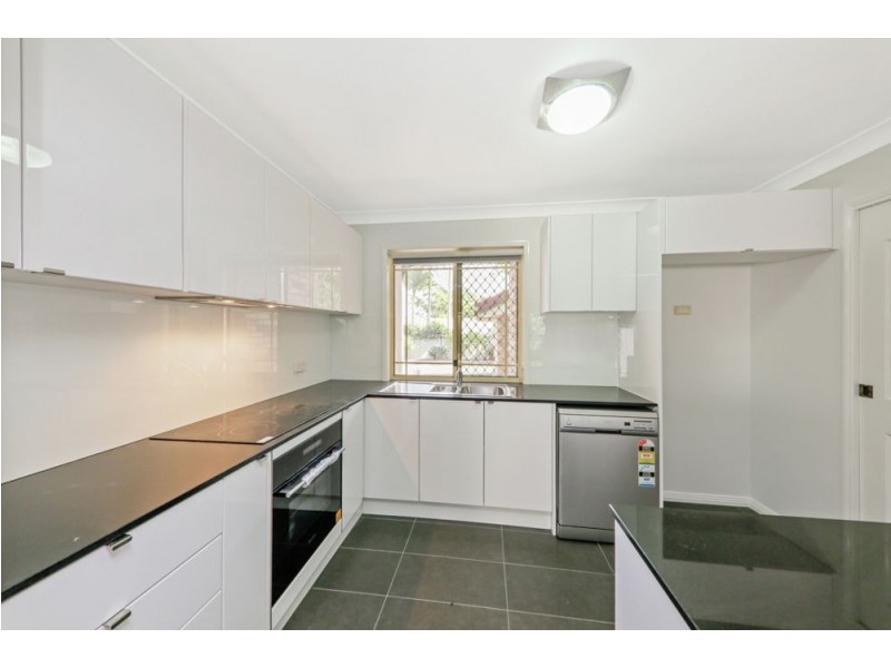 2/11 Jimbour Close, Forest Lake QLD 4078