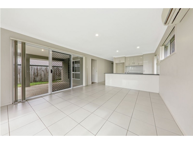 8 Lilly Pilly Street, Heathwood QLD 4110