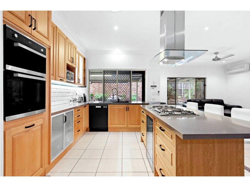 31 Dampier Crescent, Forest Lake QLD 4078
