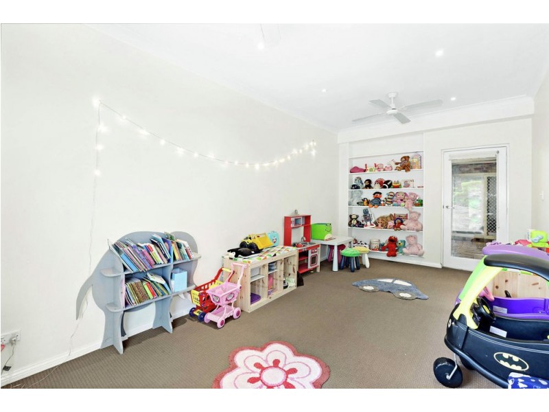 31 Dampier Crescent, Forest Lake QLD 4078