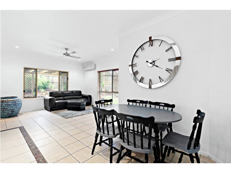 31 Dampier Crescent, Forest Lake QLD 4078