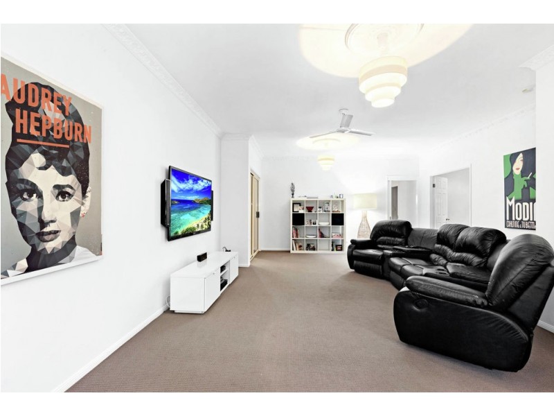 31 Dampier Crescent, Forest Lake QLD 4078