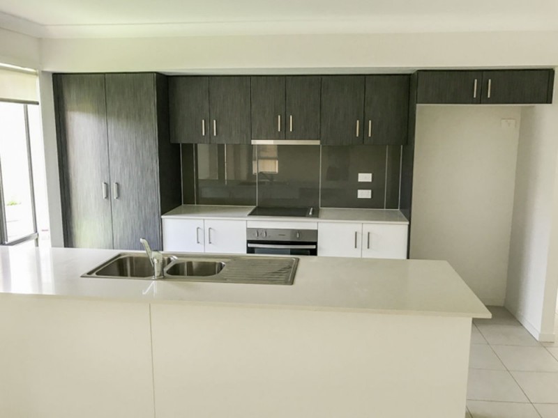 10 William Bay Court, South Ripley QLD 4306