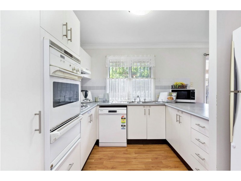 6 Noumea Place, Forest Lake QLD 4078