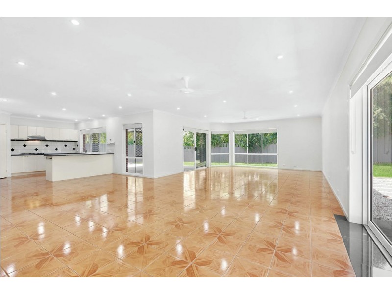 25 Toorak Place, Forest Lake QLD 4078