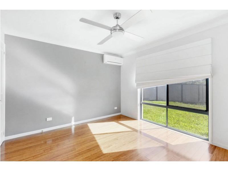 1 Bensley Place, Riverhills QLD 4074