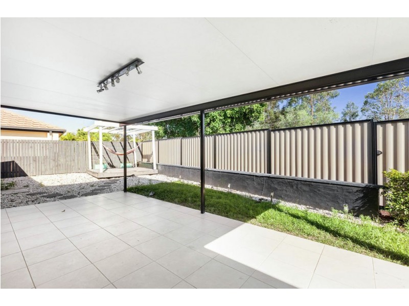 1 Bensley Place, Riverhills QLD 4074