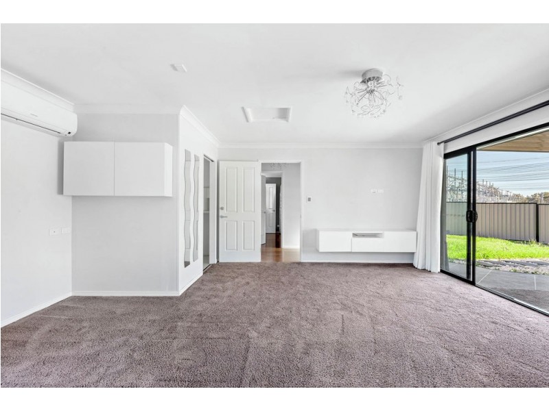 1 Bensley Place, Riverhills QLD 4074