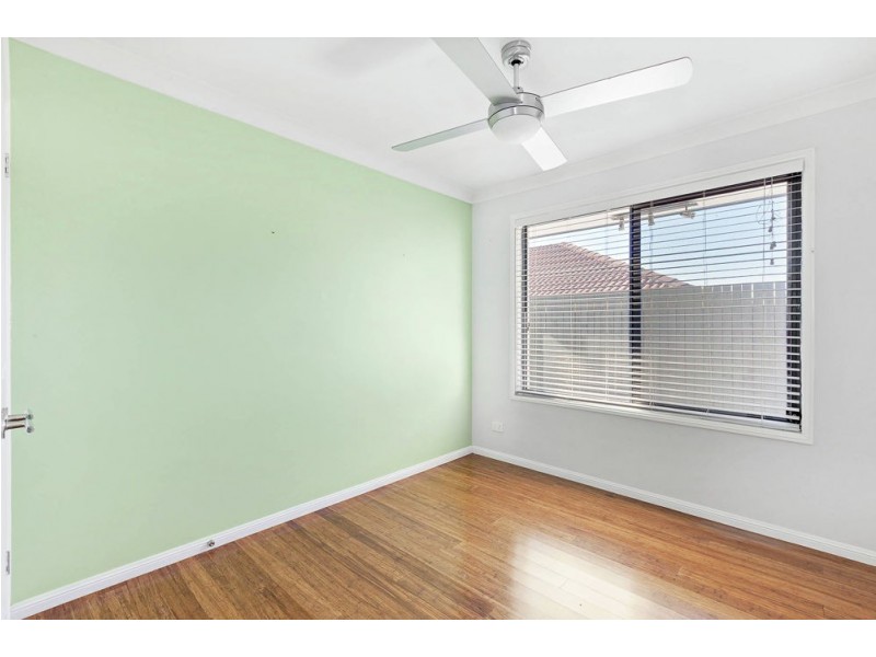 1 Bensley Place, Riverhills QLD 4074