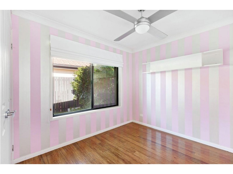 1 Bensley Place, Riverhills QLD 4074