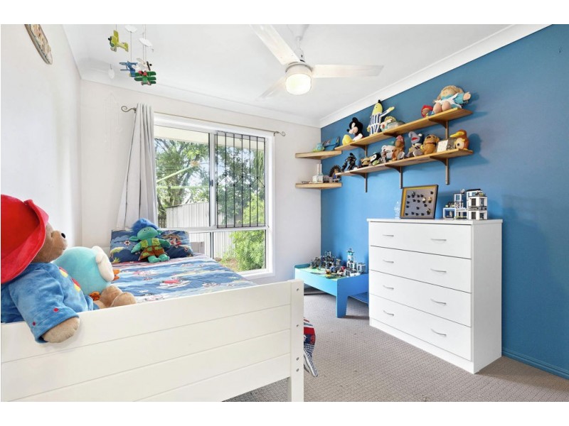 6 Noumea Pl, Forest Lake QLD 4078