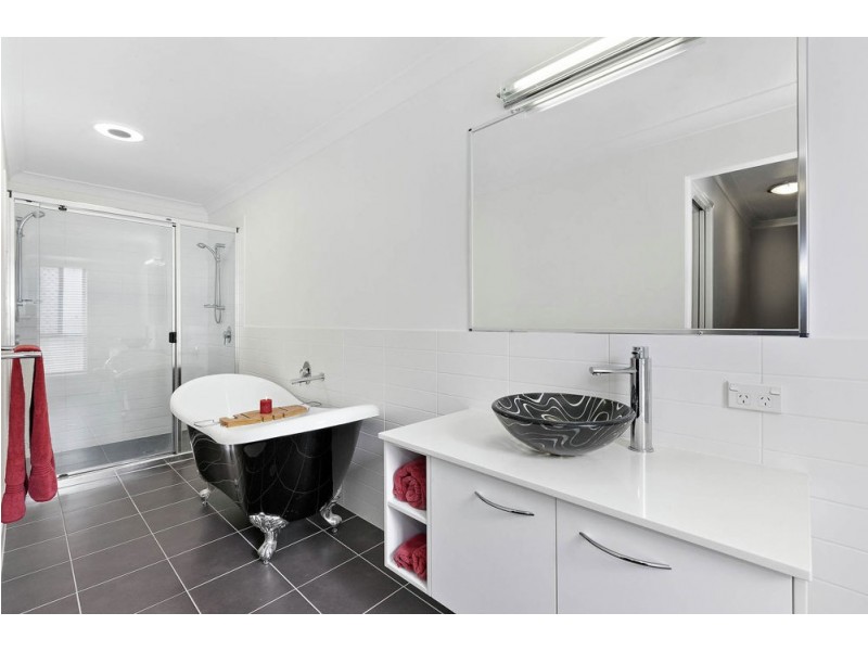 95 Steelwood Street, Heathwood QLD 4110