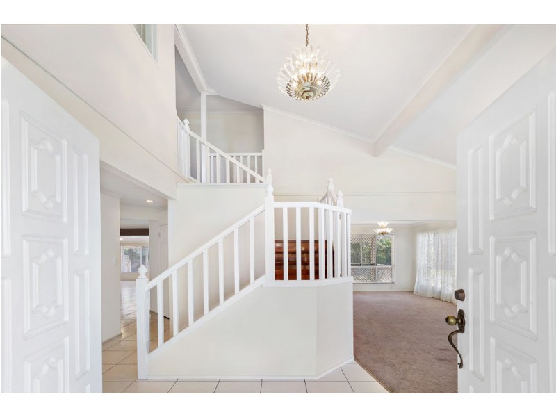 7 Lawson Place, Forest Lake QLD 4078