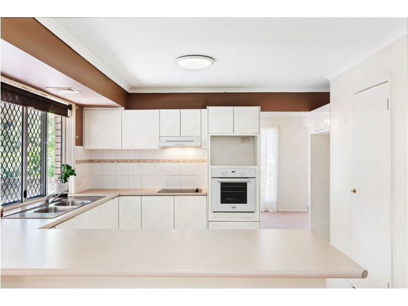 7 Lawson Place, Forest Lake QLD 4078