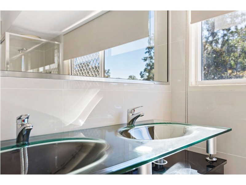 7 Lawson Place, Forest Lake QLD 4078