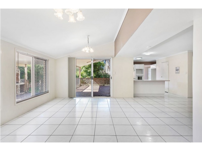 7 Lawson Place, Forest Lake QLD 4078