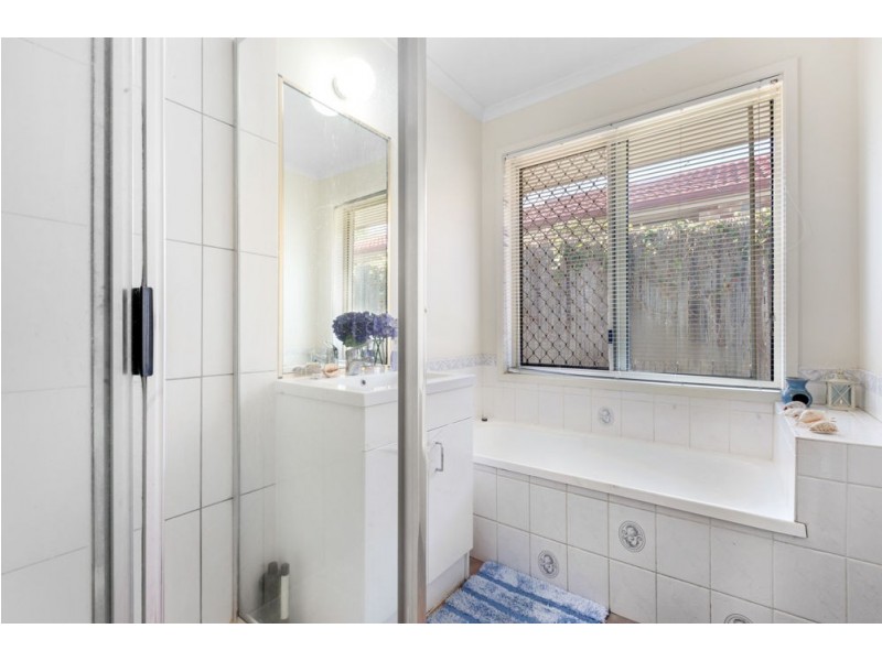 100 Wallaroo Way, Doolandella QLD 4077