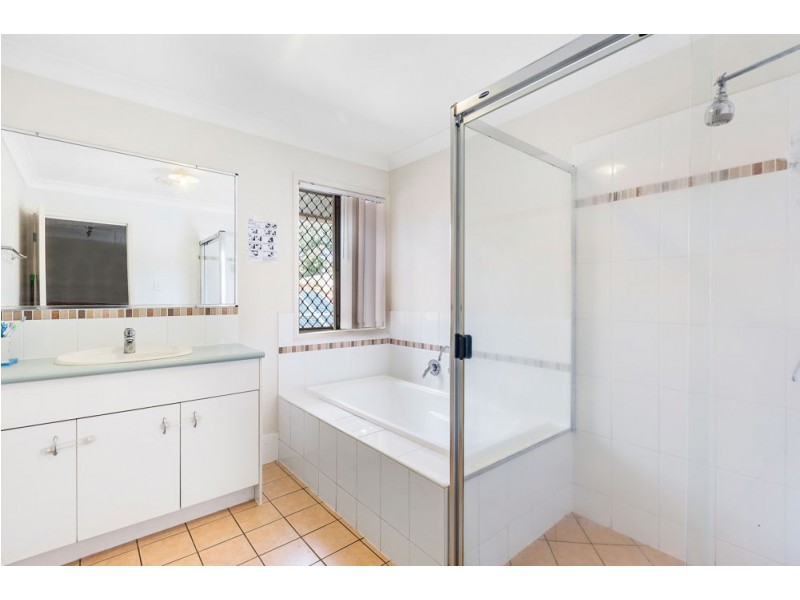 10 Eungella Terrace, Forest Lake QLD 4078