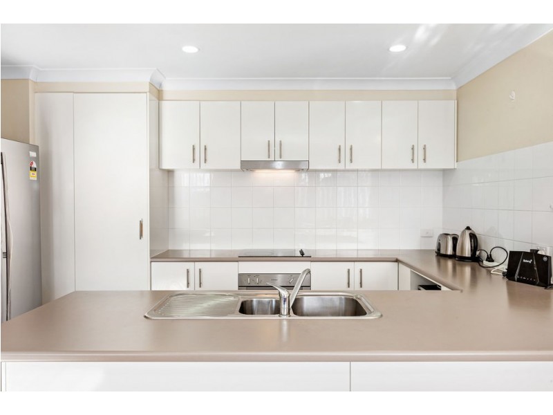 3 Hillsborough Place, Springfield Lakes QLD 4300