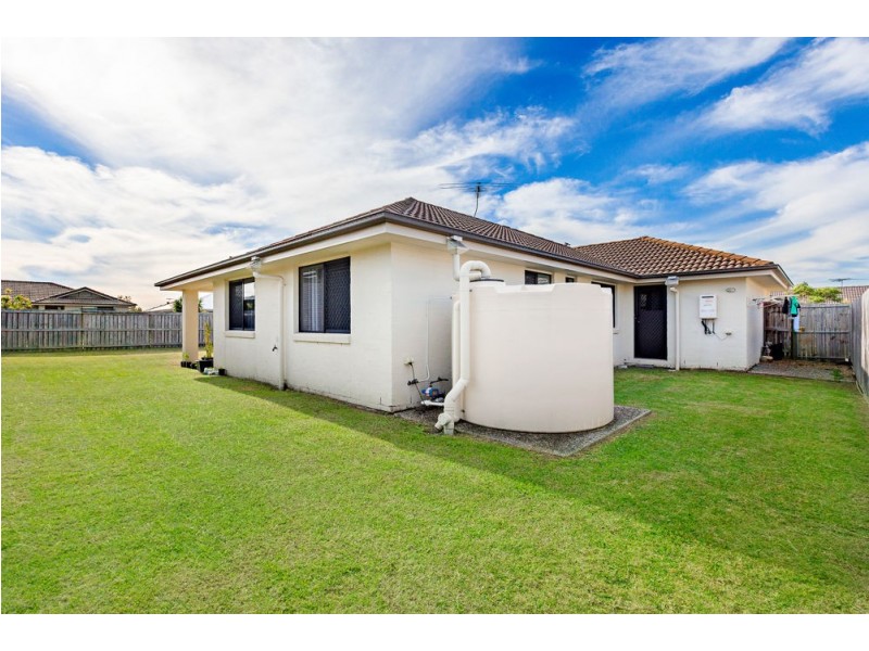 3 Hillsborough Place, Springfield Lakes QLD 4300