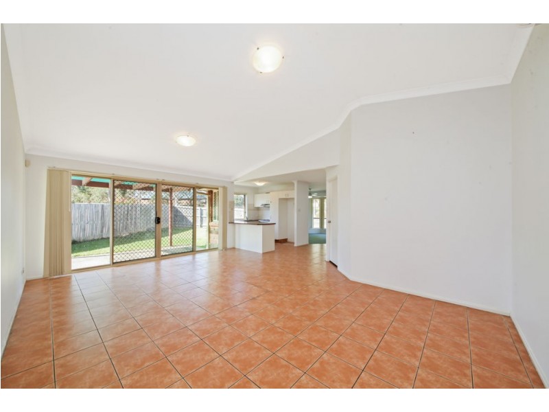 1 Mannix Place, Forest Lake QLD 4078