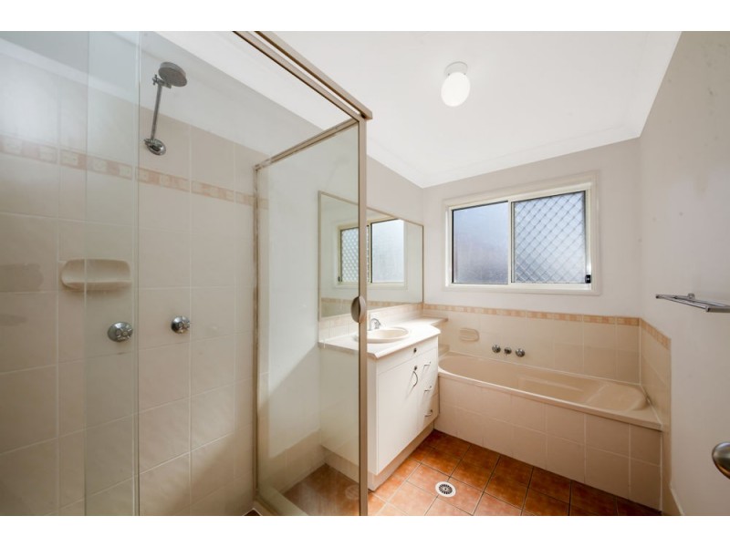 1 Mannix Place, Forest Lake QLD 4078