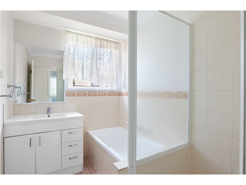 4 Bettong Place, Doolandella QLD 4077