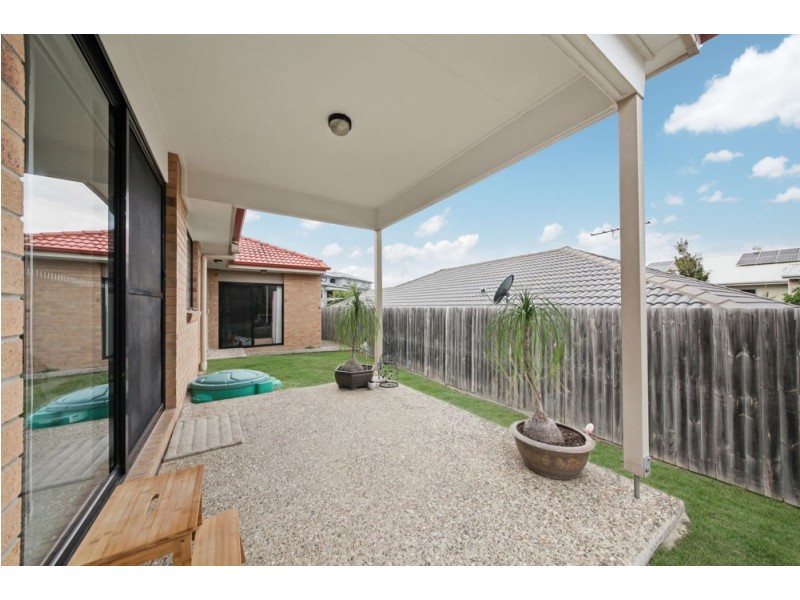 18 Mckivat Drive, Springfield Lakes QLD 4300