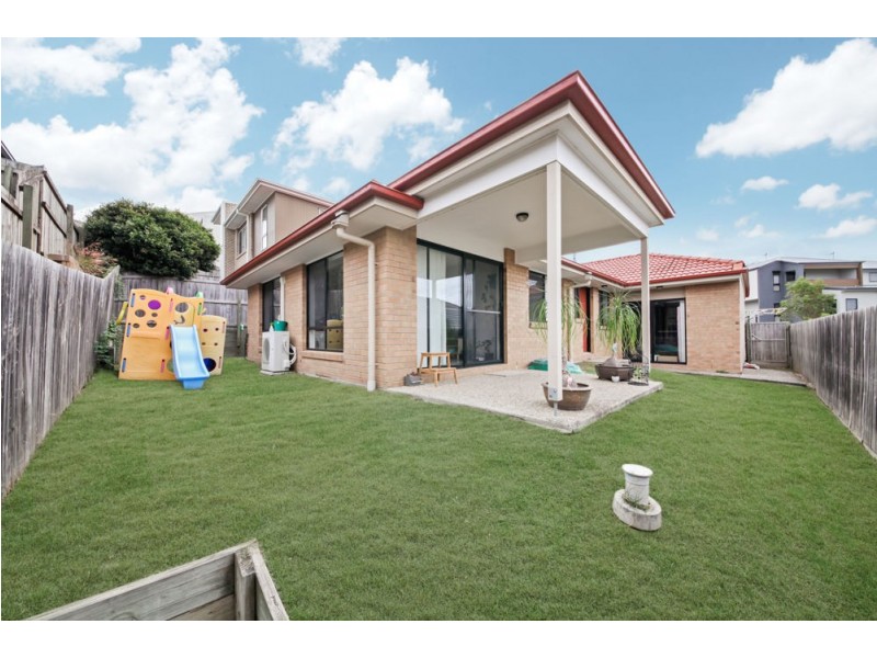 18 Mckivat Drive, Springfield Lakes QLD 4300