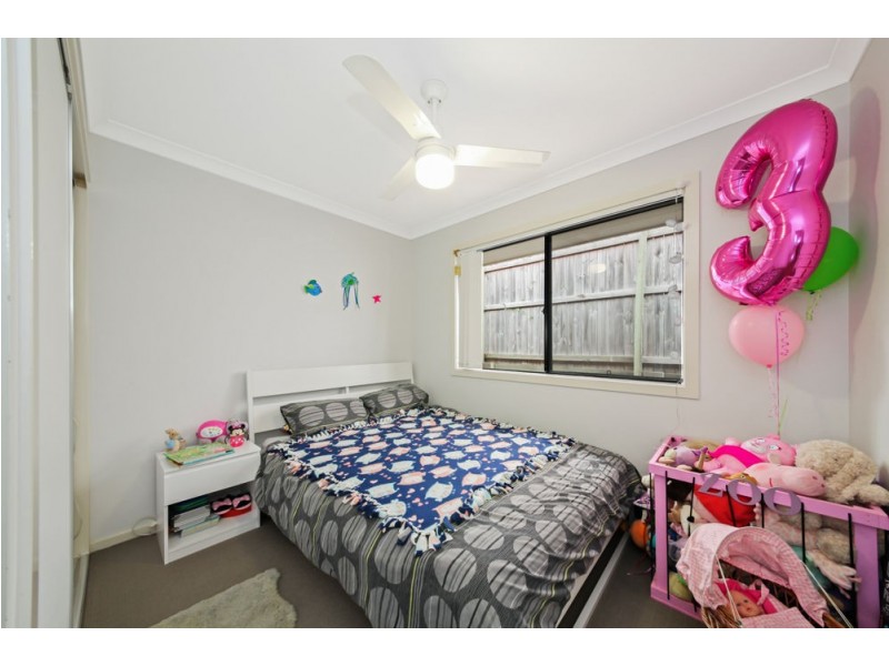18 Mckivat Drive, Springfield Lakes QLD 4300