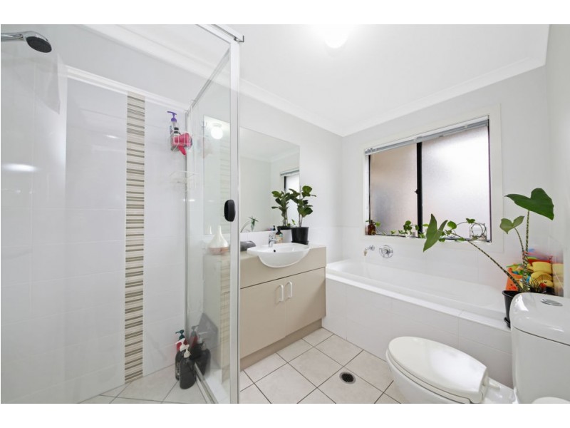 18 Mckivat Drive, Springfield Lakes QLD 4300