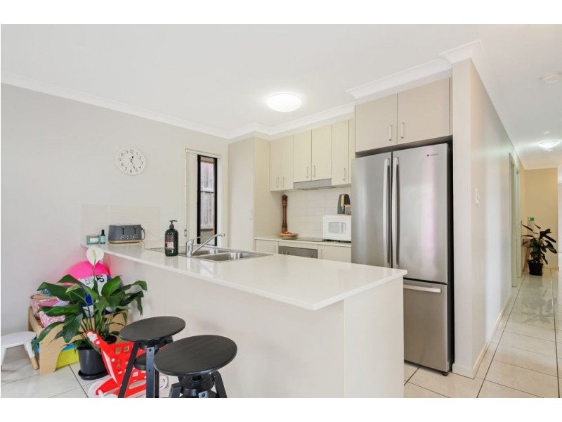 18 Mckivat Drive, Springfield Lakes QLD 4300