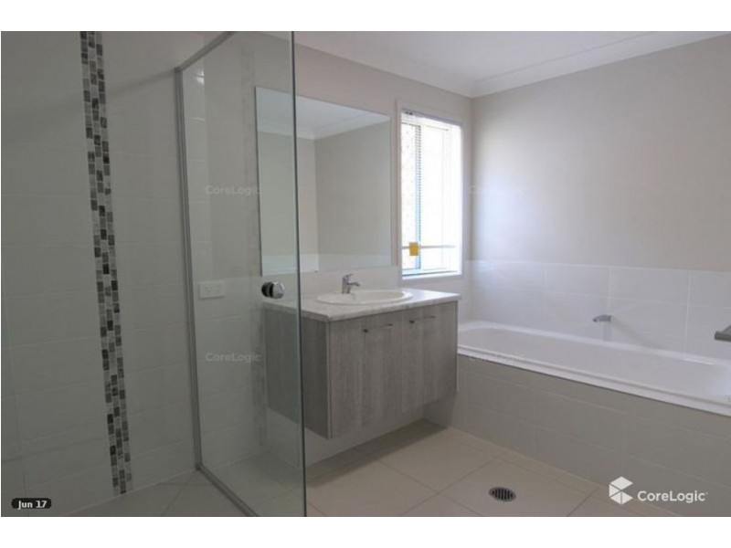 67 Falkland Street West, Heathwood QLD 4110