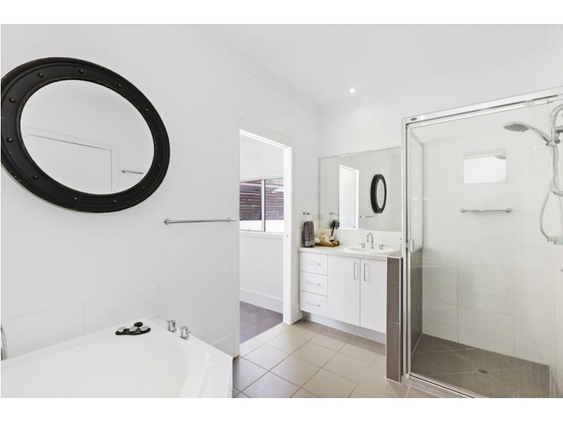 76 Witton Road, Indooroopilly QLD 4068