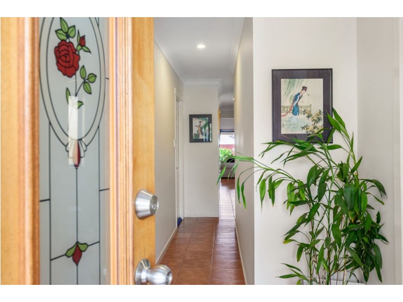 10 Hawthorne Street, Forest Lake QLD 4078