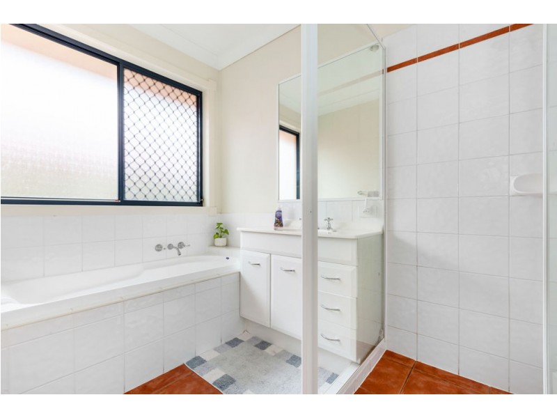 10 Hawthorne Street, Forest Lake QLD 4078