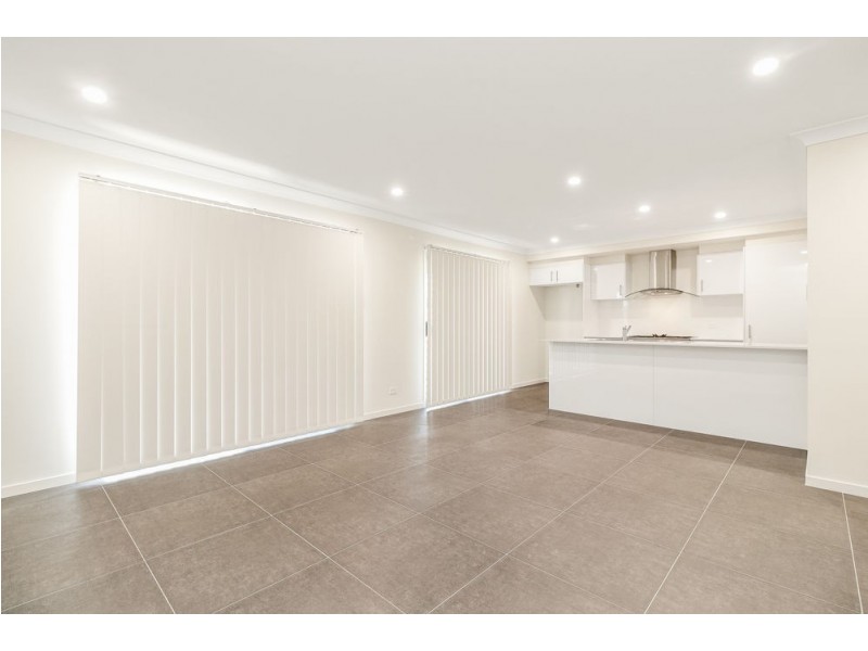 6 Granite St, Yarrabilba QLD 4207