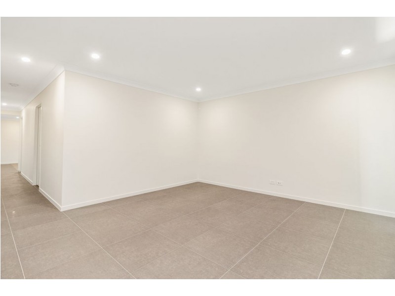 6 Granite St, Yarrabilba QLD 4207