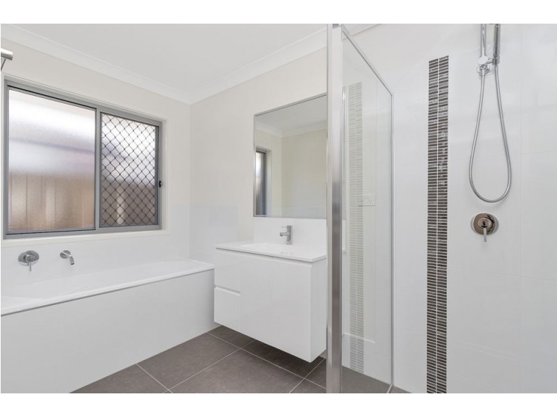 6 Granite St, Yarrabilba QLD 4207