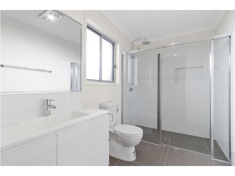 6 Granite St, Yarrabilba QLD 4207