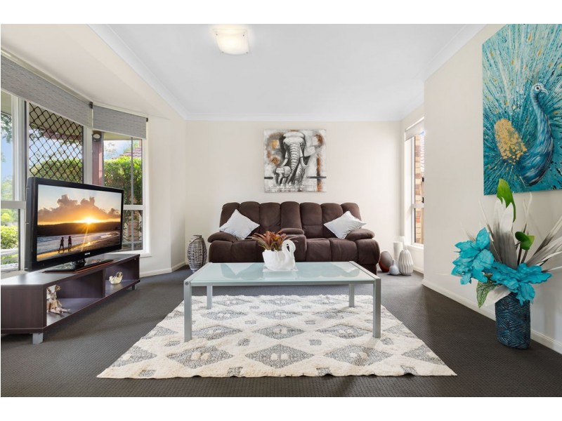 3 Clarence Place, Forest Lake QLD 4078