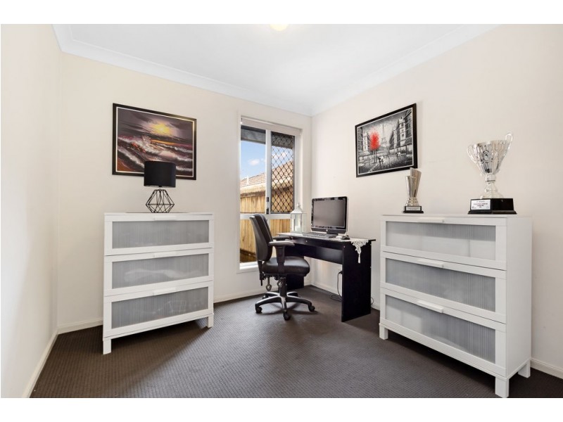 3 Clarence Place, Forest Lake QLD 4078